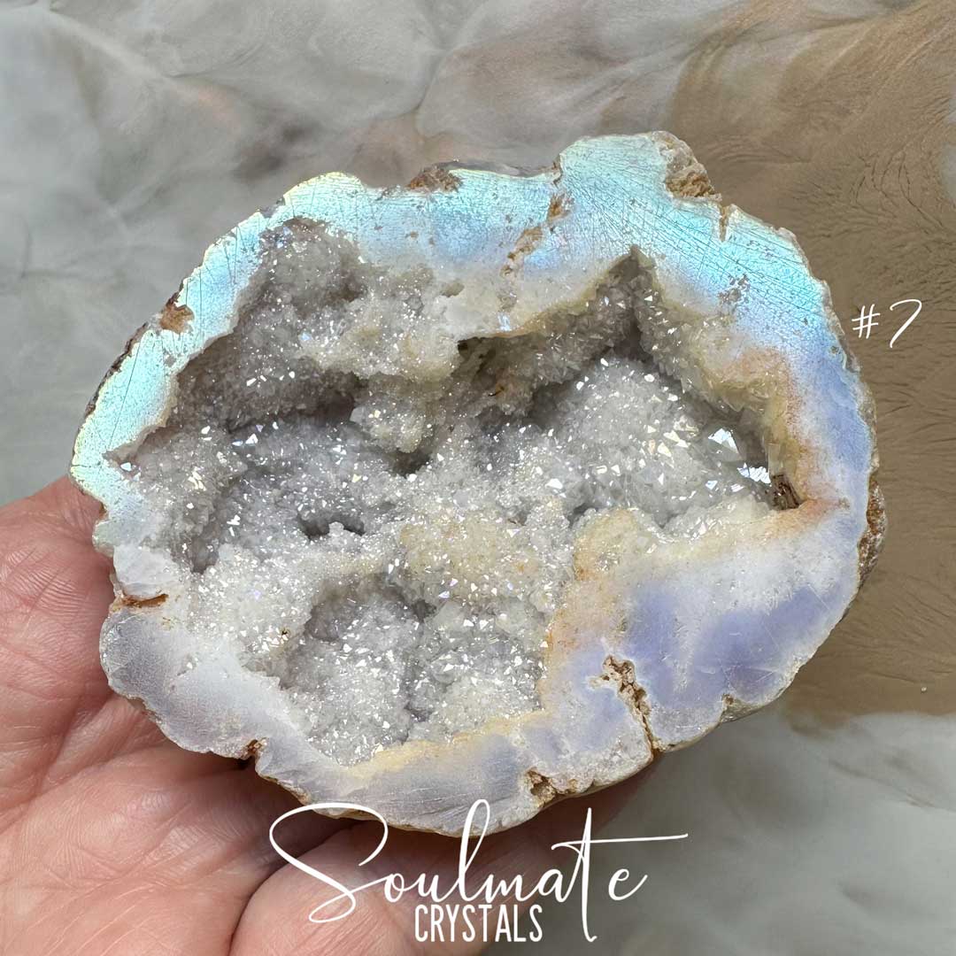 Soulmate Crystals Angel Aura Quartz Raw Natural Crystal Geode Half, Iridescent Cut Crystal Geode for Calming Worry, Soothing Tension, Communication, Spiritual Guidance.