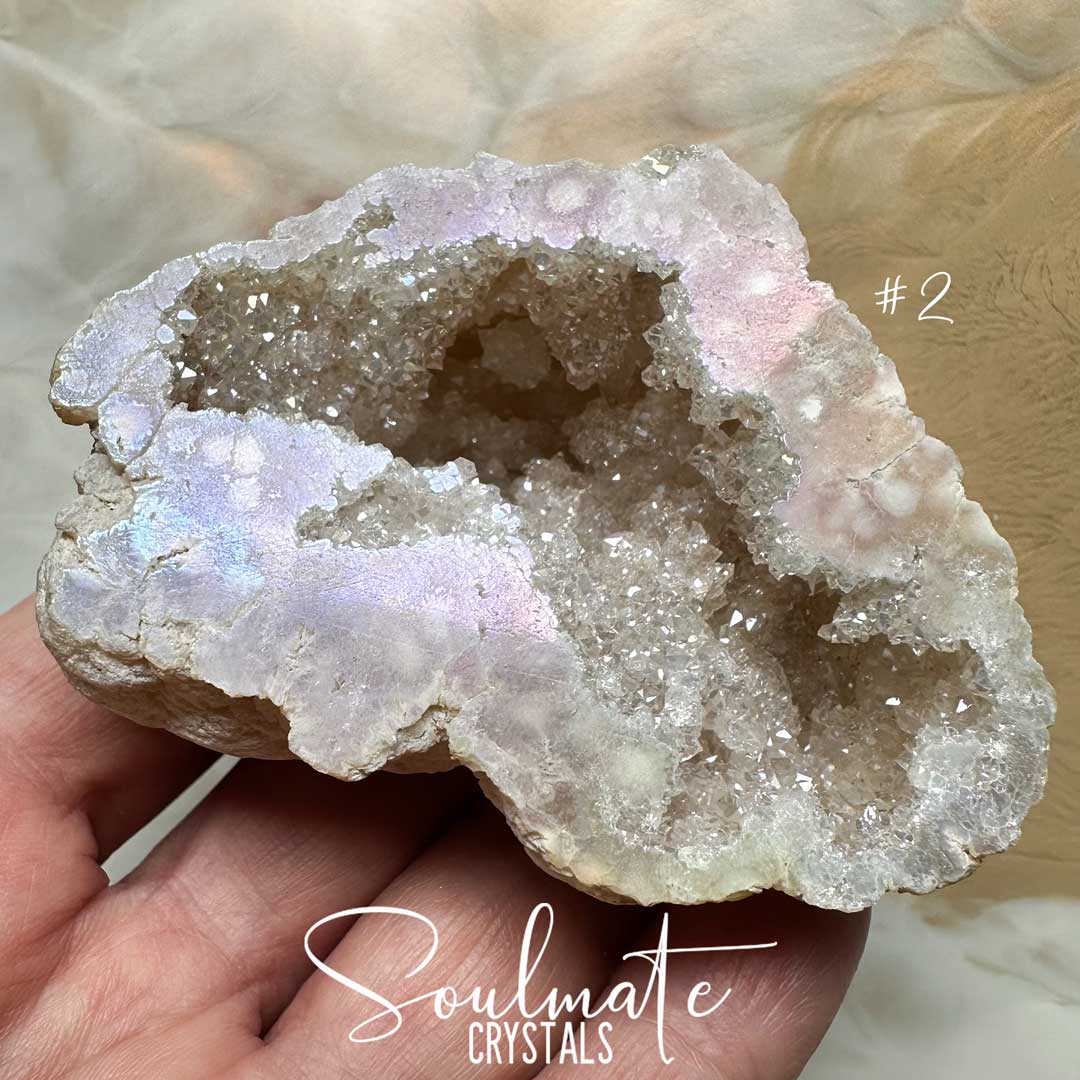 Soulmate Crystals Angel Aura Quartz Raw Natural Crystal Geode Half, Iridescent Cut Crystal Geode for Calming Worry, Soothing Tension, Communication, Spiritual Guidance.