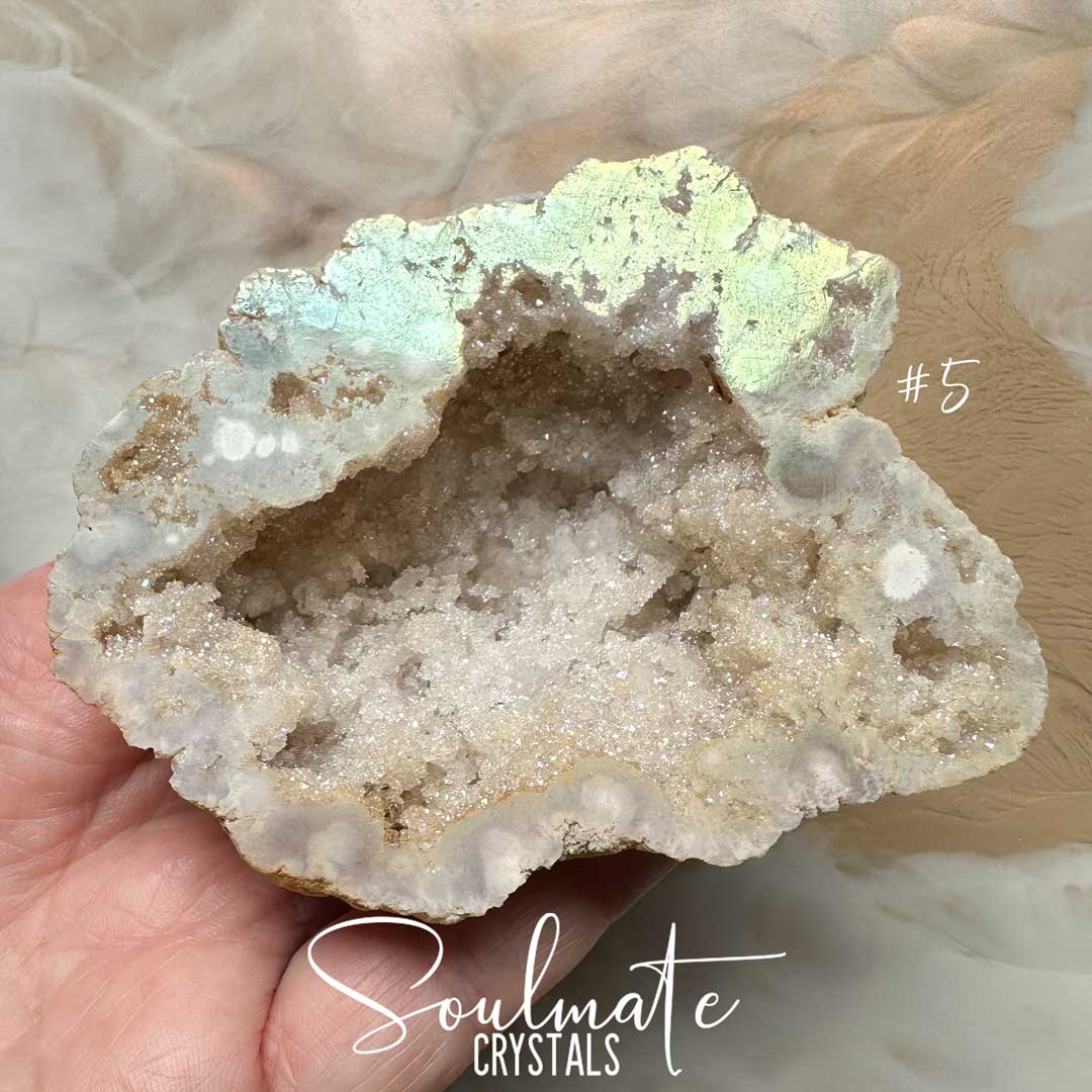 Soulmate Crystals Angel Aura Quartz Raw Natural Crystal Geode Half, Iridescent Cut Crystal Geode for Calming Worry, Soothing Tension, Communication, Spiritual Guidance.