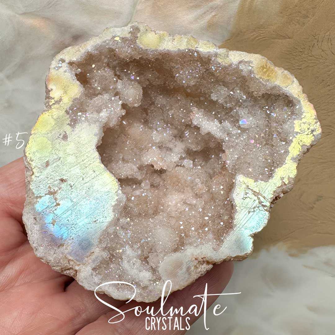 Soulmate Crystals Angel Aura Quartz Raw Natural Crystal Geode Half, Iridescent Cut Crystal Geode for Calming Worry, Soothing Tension, Communication, Spiritual Guidance.