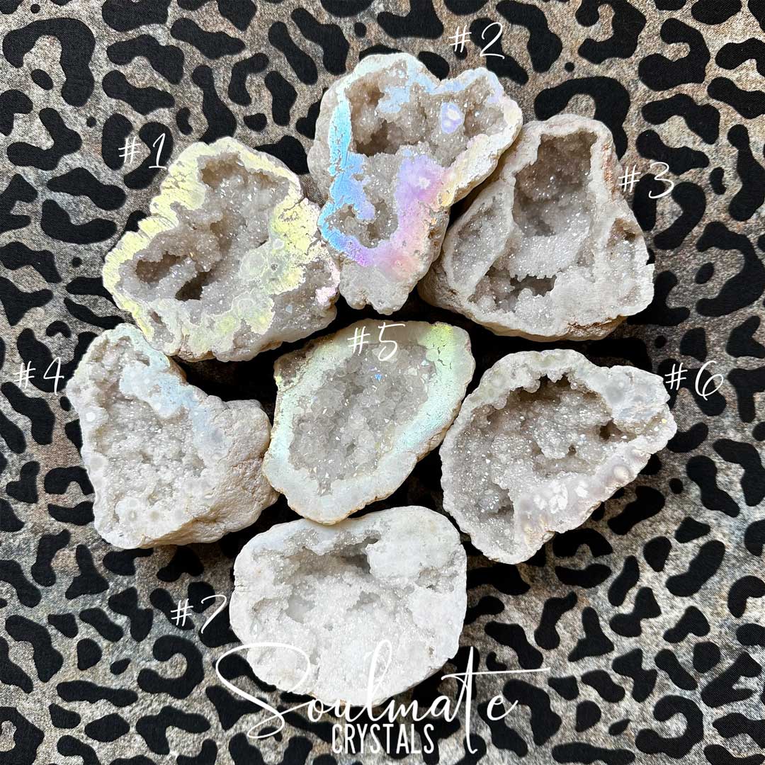 Soulmate Crystals Angel Aura Quartz Raw Natural Crystal Geode Half, Iridescent Cut Crystal Geode for Calming Worry, Soothing Tension, Communication, Spiritual Guidance.