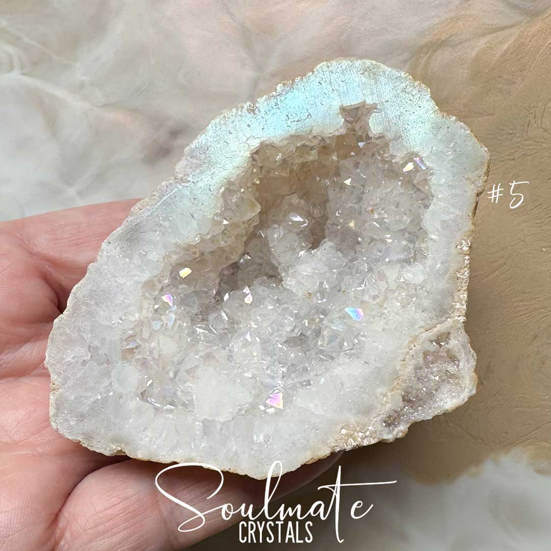 Soulmate Crystals Angel Aura Quartz Raw Natural Crystal Geode Half, Iridescent Cut Crystal Geode for Calming Worry, Soothing Tension, Communication, Spiritual Guidance.