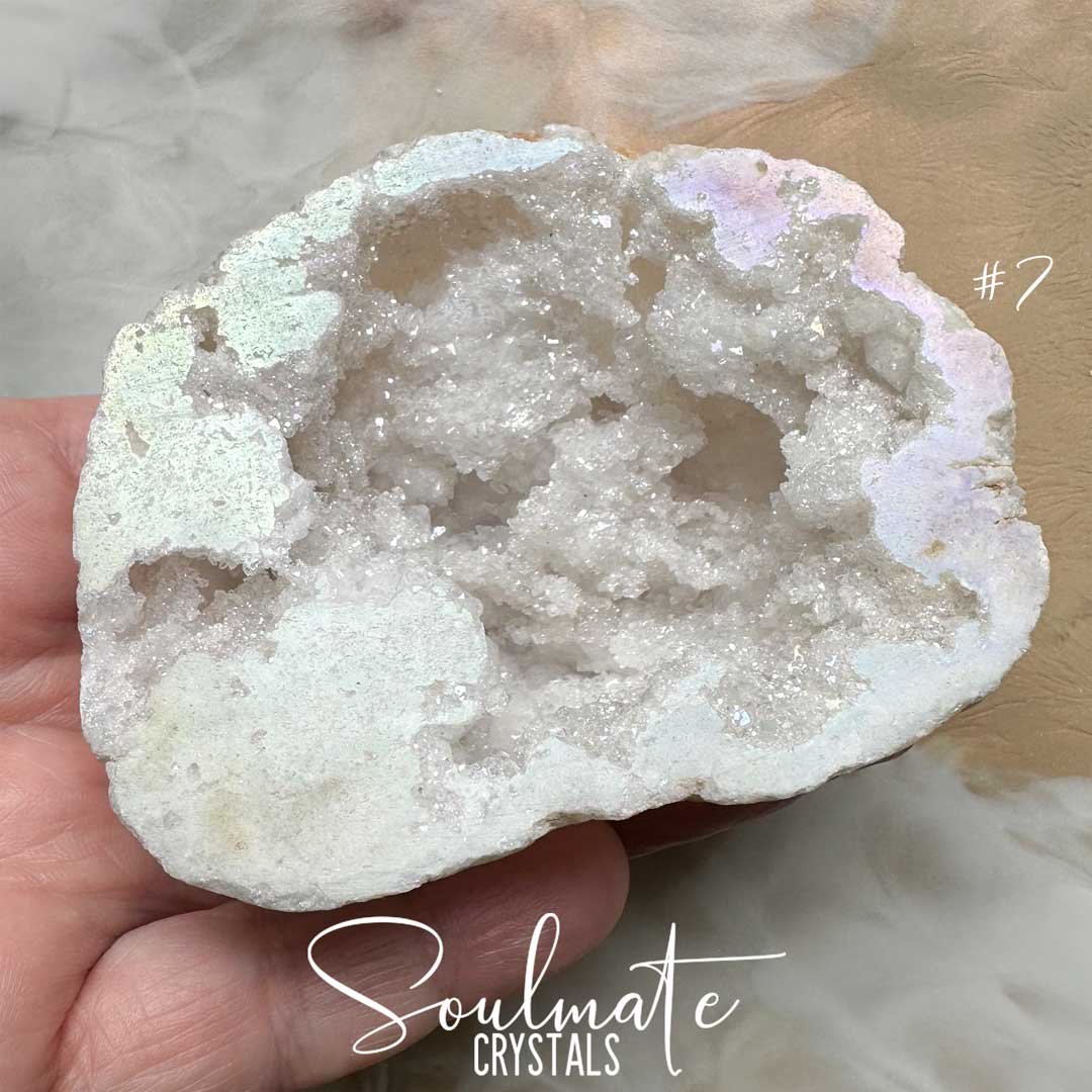Soulmate Crystals Angel Aura Quartz Raw Natural Crystal Geode Half, Iridescent Cut Crystal Geode for Calming Worry, Soothing Tension, Communication, Spiritual Guidance.