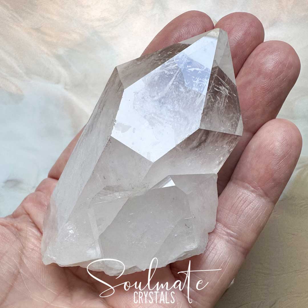 Soulmate Crystals Clear Quartz Raw Crystal Point Isis Goddess, Natural Point Clear Crystal for Manifestation, Amplification and Universal Healing, Divine Feminine, Compassion, Transformation, Mother Earth, Emotional Wellbeing, Goddess Crystal, Isis Face.