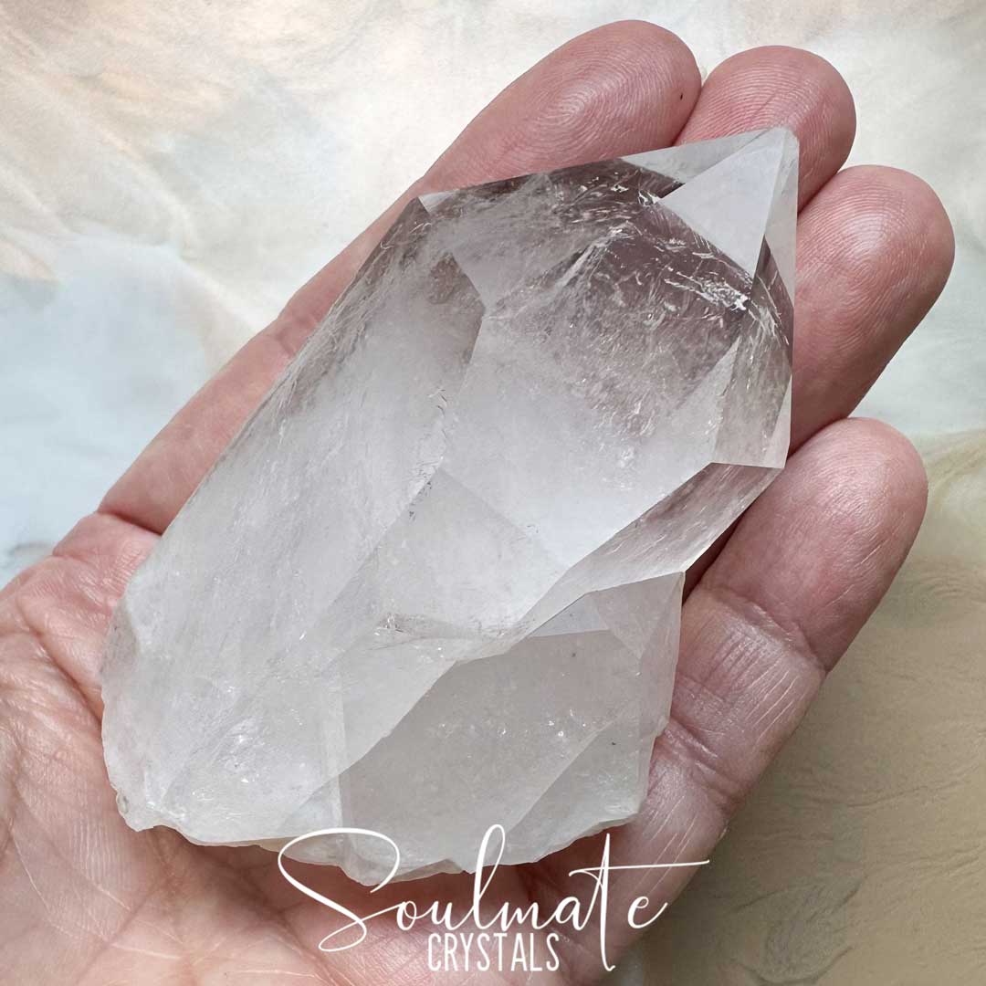 Soulmate Crystals Clear Quartz Raw Crystal Point Isis Goddess, Natural Point Clear Crystal for Manifestation, Amplification and Universal Healing, Divine Feminine, Compassion, Transformation, Mother Earth, Emotional Wellbeing, Goddess Crystal, Isis Face.