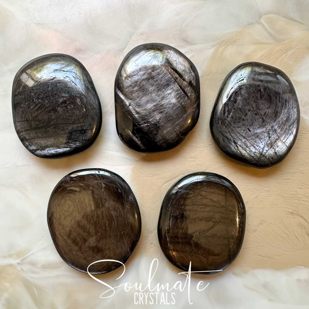 Soulmate Crystals Hypersthene Black Polished Crystal Palm Stone, Chatoyant Black Crystal for Creative Visualisation, Manifestation, Shadow Work, Visioning