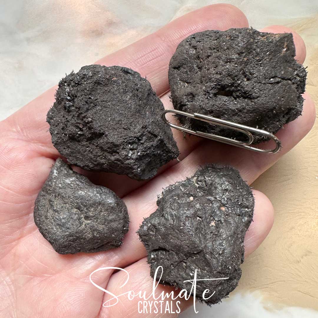 Soulmate Crystals Lodestone Raw Natural Stone, Magnetized Metallic Brown Black Iron Oxide Magnetite Mineral for Manifestation, Transformation, Strength, Grounding, Stability, Attraction, Abundance, Change, Visualisation, Earth Star Chakra Anchoring.
