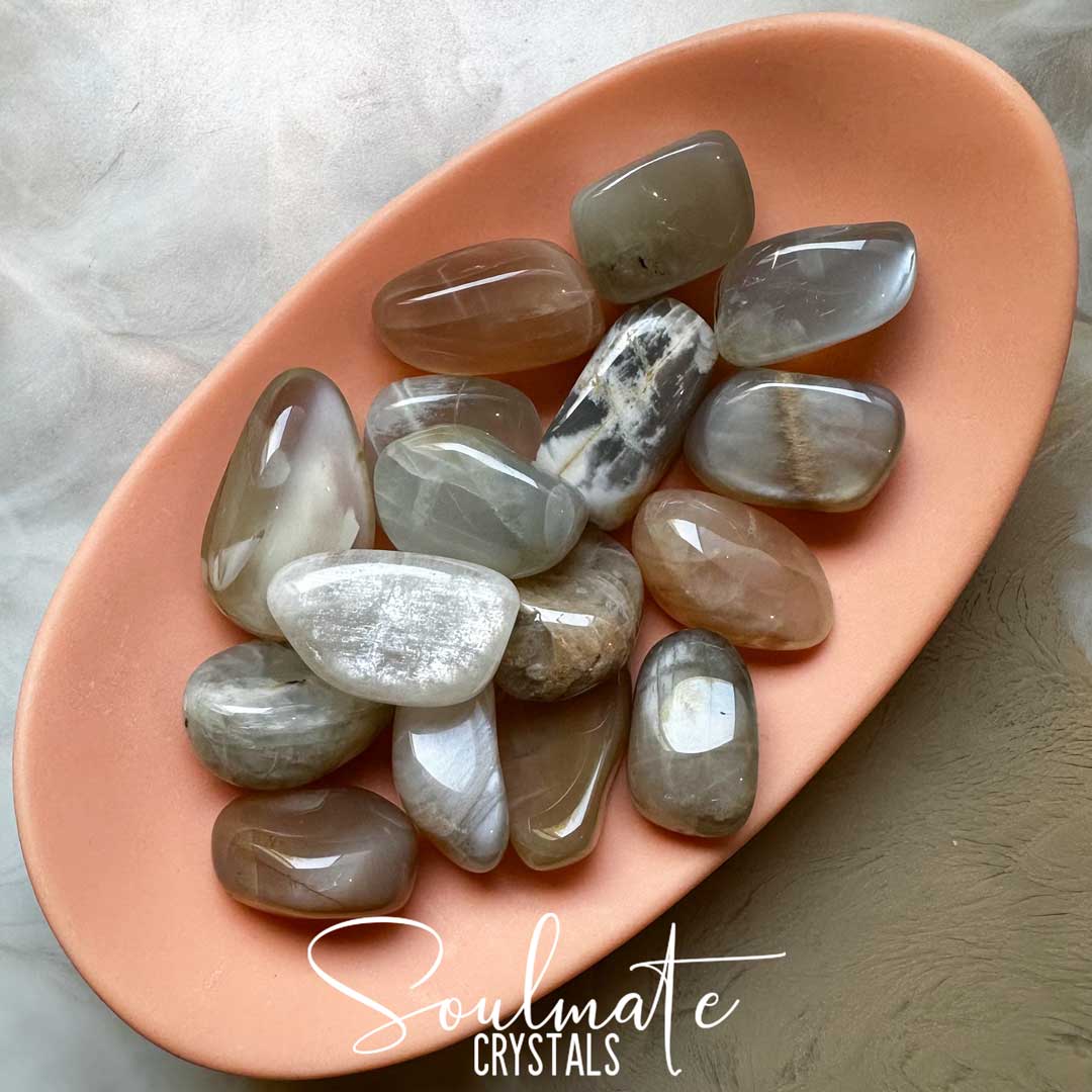 Soulmate Crystals Earth Mix Moonstone Tumbled Stone, Polished Peach, Cream, Silver, White Crystal for Emotional Wellbeing, Moon Energy, Activates Intuition, Enhances Metaphysical Abilities, Balances Masculine Feminine Energies.