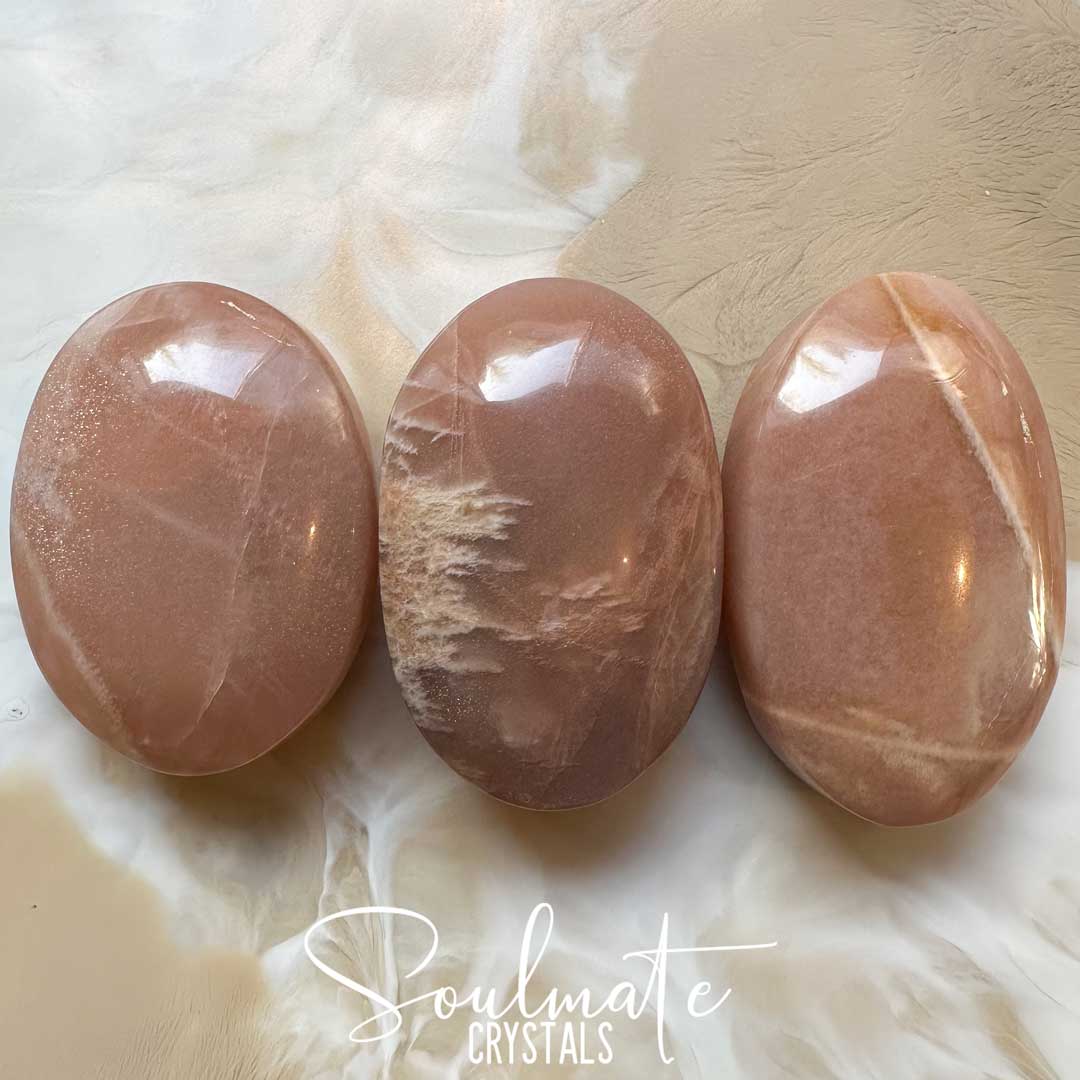 Soulmate Crystals Moonstone Peach Polished Crystal Palm Stone Oval, Polished Peach Crystal for Emotional Wellbeing, Intuition, Creativity, Perception, Mindfulness.