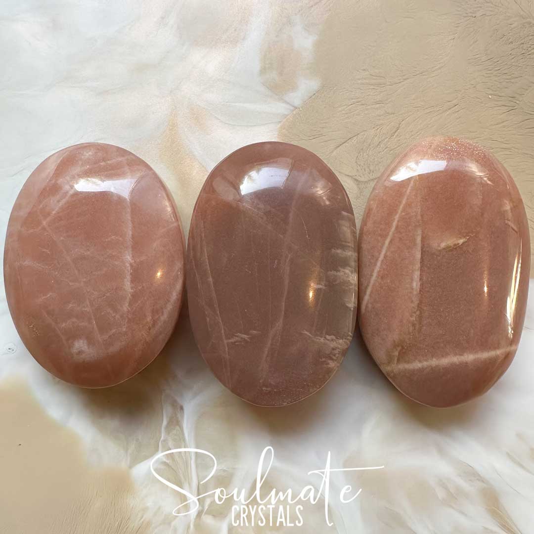 Soulmate Crystals Moonstone Peach Polished Crystal Palm Stone Oval, Polished Peach Crystal for Emotional Wellbeing, Intuition, Creativity, Perception, Mindfulness.