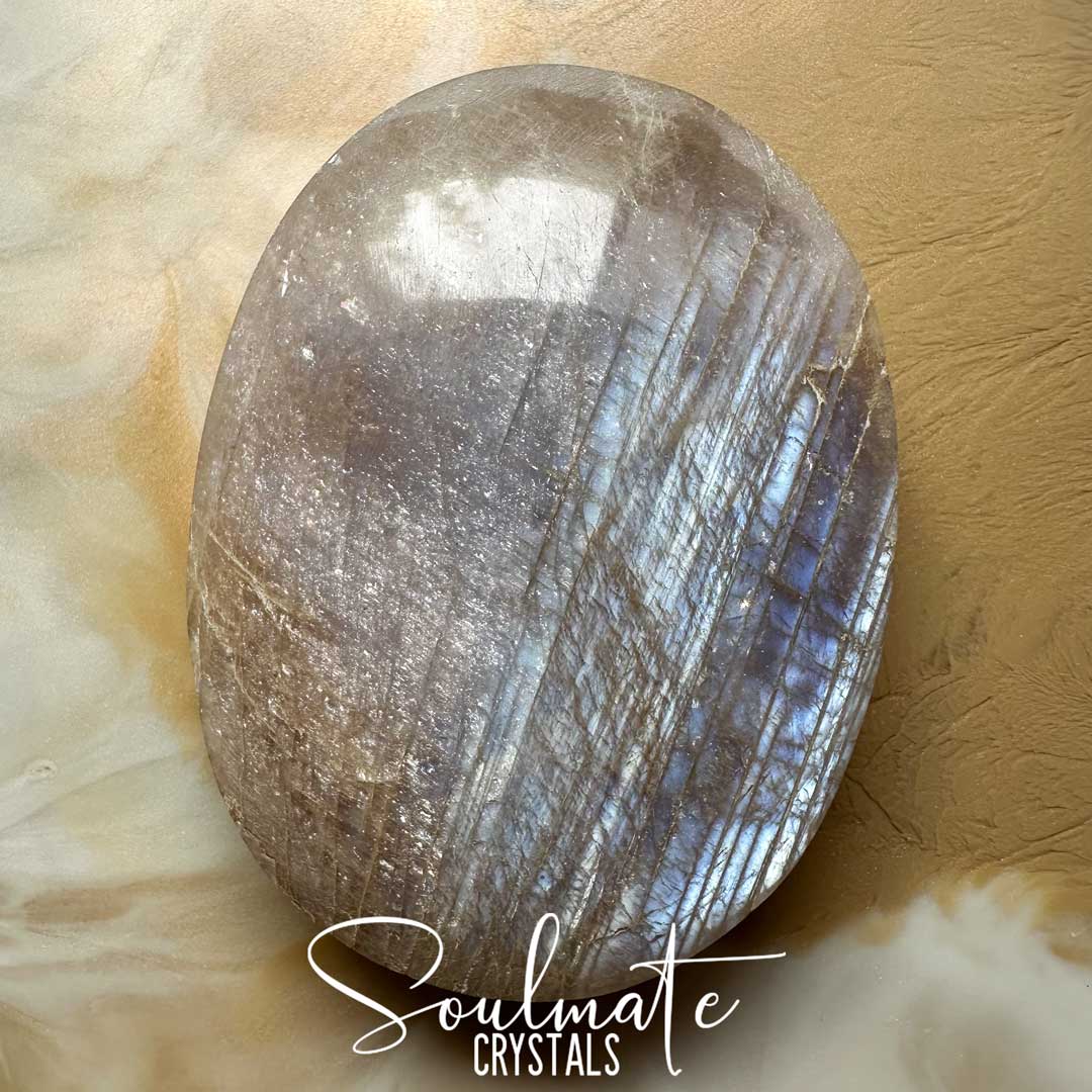 Soulmate Crystals Moonstone Polished Crystal Palm Stone, Polished Cream, Silver, White Crystal Blue Flash for Emotional Wellbeing, Moon Energy, Activates Intuition, Enhances Metaphysical Abilities, Balances Yin Yang Energies.