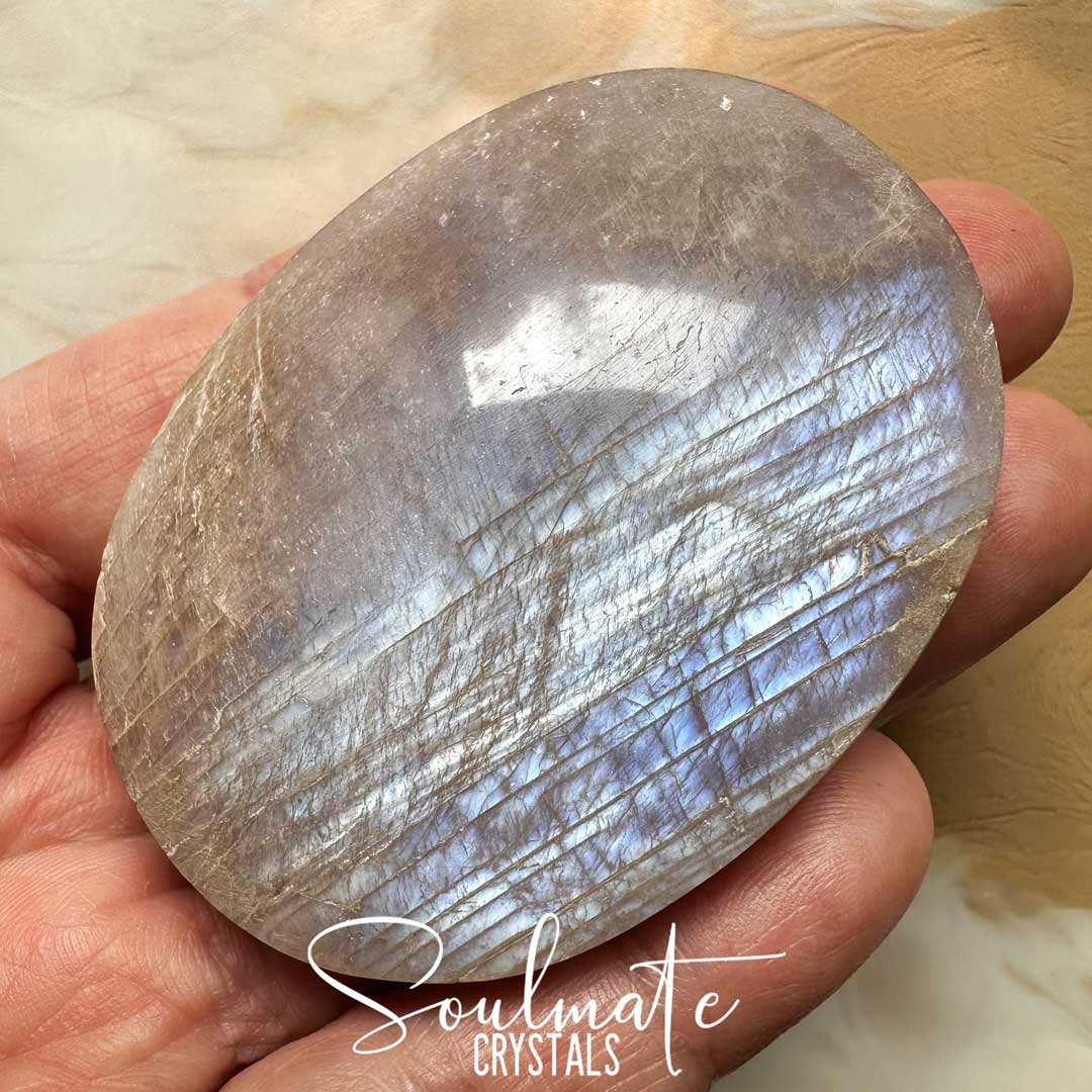 Soulmate Crystals Moonstone Polished Crystal Palm Stone, Polished Cream, Silver, White Crystal Blue Flash for Emotional Wellbeing, Moon Energy, Activates Intuition, Enhances Metaphysical Abilities, Balances Yin Yang Energies.