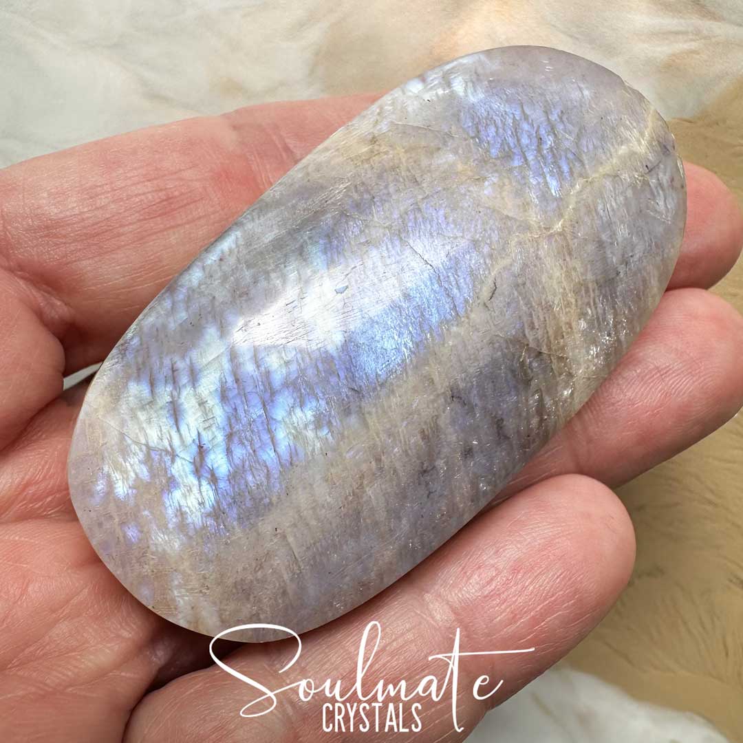 Soulmate Crystals Moonstone Polished Crystal Palm Stone, Polished Cream, Silver, White Crystal Blue Flash for Emotional Wellbeing, Moon Energy, Activates Intuition, Enhances Metaphysical Abilities, Balances Yin Yang Energies.