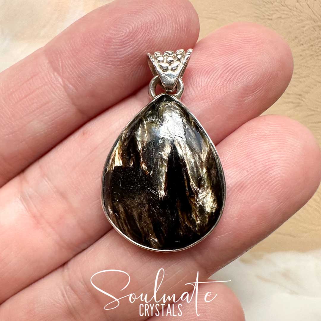 Soulmate Crystals Seraphinite Golden Polished Crystal Pendant Teardrop Sterling Silver Grade A Plus, Bronze Gold Crystal for Grounding, Cleansing, High Vibration Stone, Spiritual Enlightenment, Divine Feminine, Soul Alignment, Pendant Jewellery, Jewelry, Wearable Crystal Jewellery.