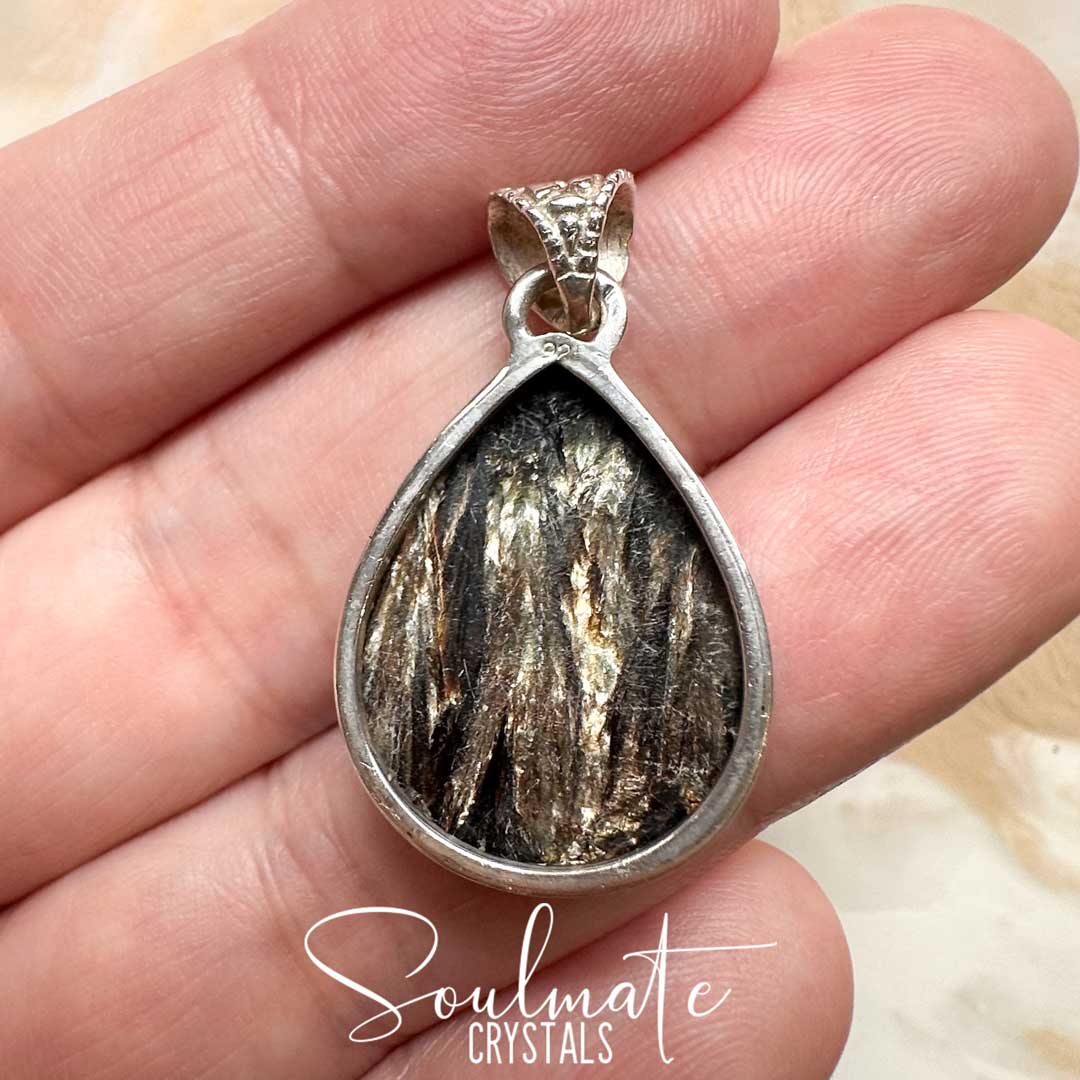 Soulmate Crystals Seraphinite Golden Polished Crystal Pendant Teardrop Sterling Silver Grade A Plus, Bronze Gold Crystal for Grounding, Cleansing, High Vibration Stone, Spiritual Enlightenment, Divine Feminine, Soul Alignment, Pendant Jewellery, Jewelry, Wearable Crystal Jewellery.