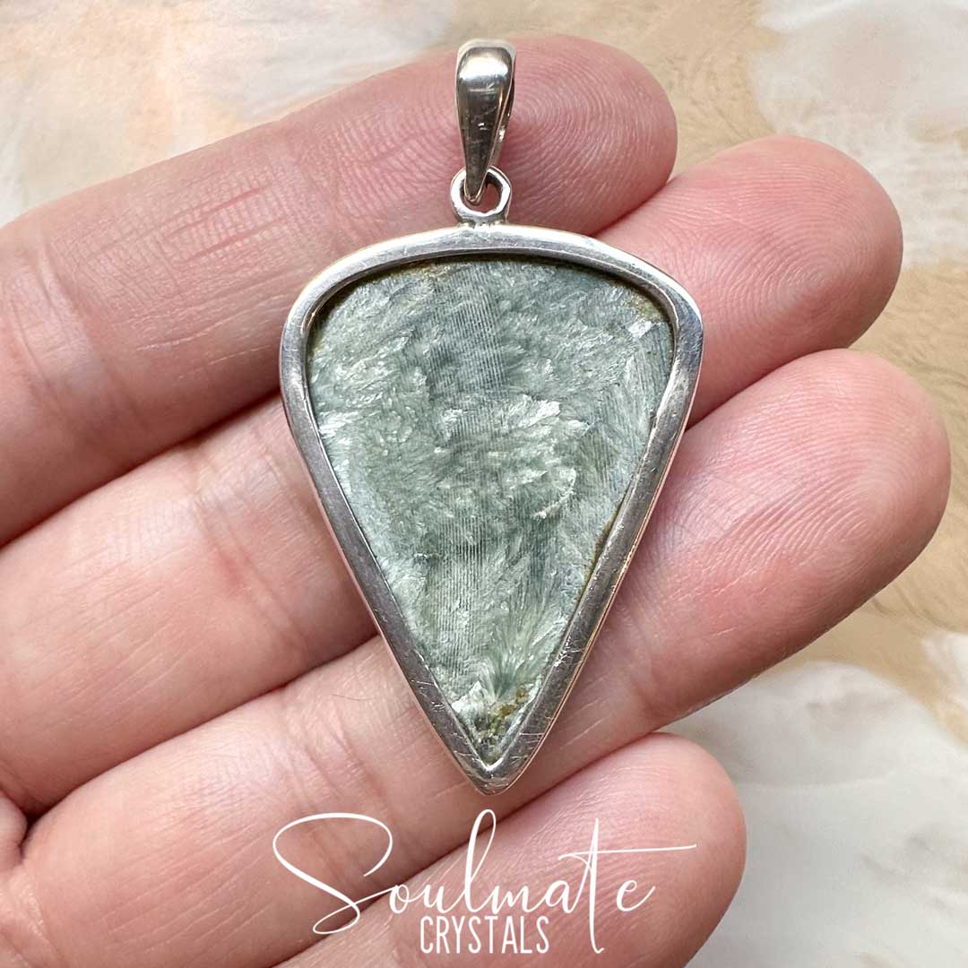 Soulmate Crystals Seraphinite Polished Crystal Pendant Reverse Teardrop Sterling Silver Grade A Plus, Green Crystal for Grounding, Cleansing, High Vibration Stone, Spiritual Enlightenment, Divine Feminine, Soul Alignment, Pendant Jewellery, Jewelry, Wearable Crystal Jewellery.