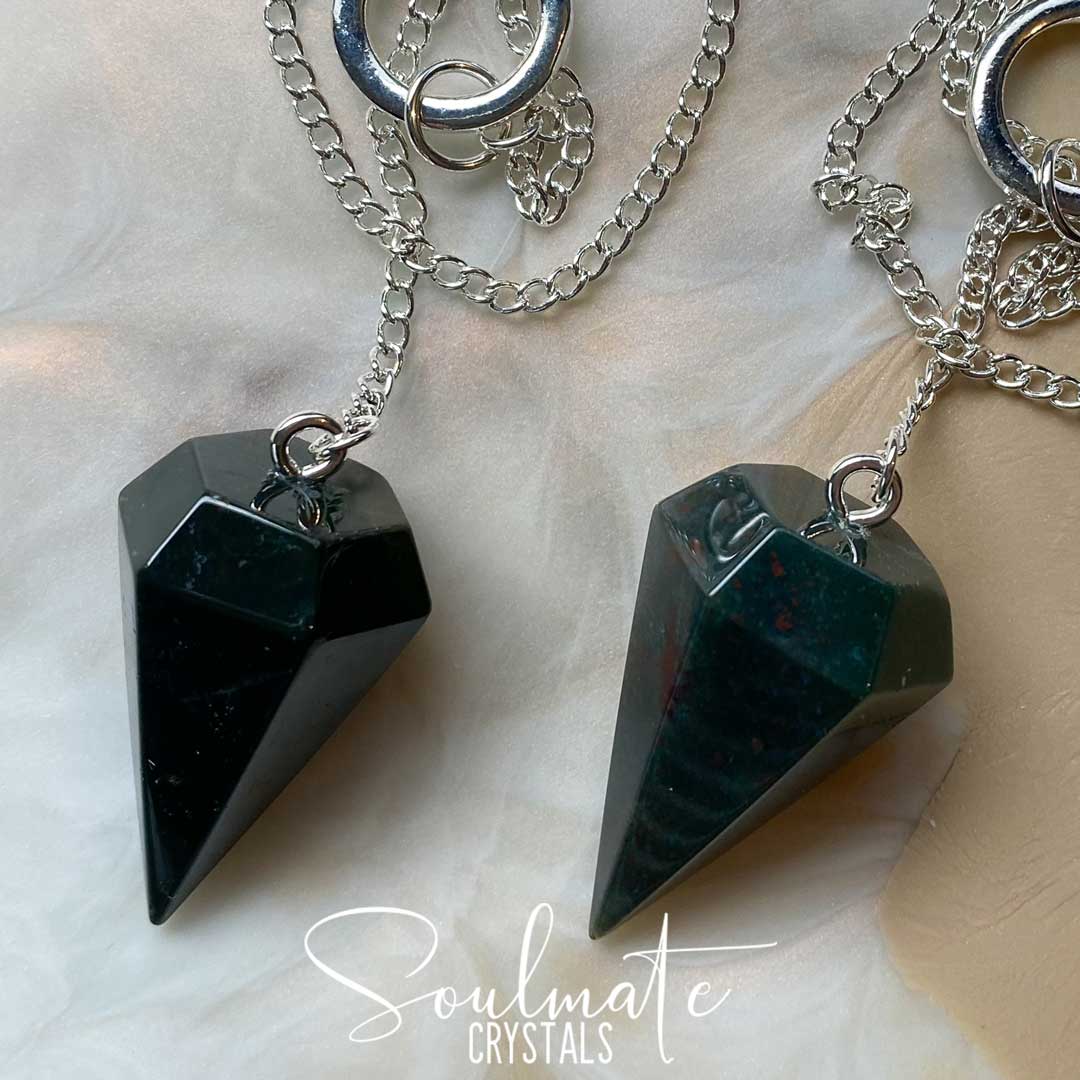 Soulmate Crystals Bloodstone Polished Crystal Pendulum, Heliotrope Green Red Crystal for Detoxifying and Empowerment, Divination.
