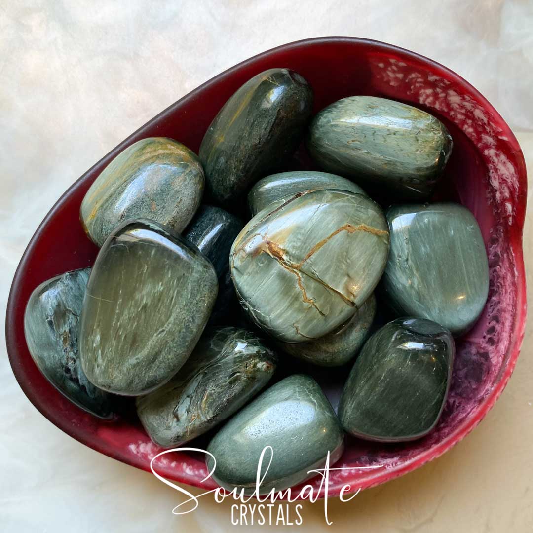 Soulmate Crystals Hypersthene Green Tumbled Stone, Chatoyant Green Crystal for Creative Visualisation, Manifestation, Shadow Work, Visioning