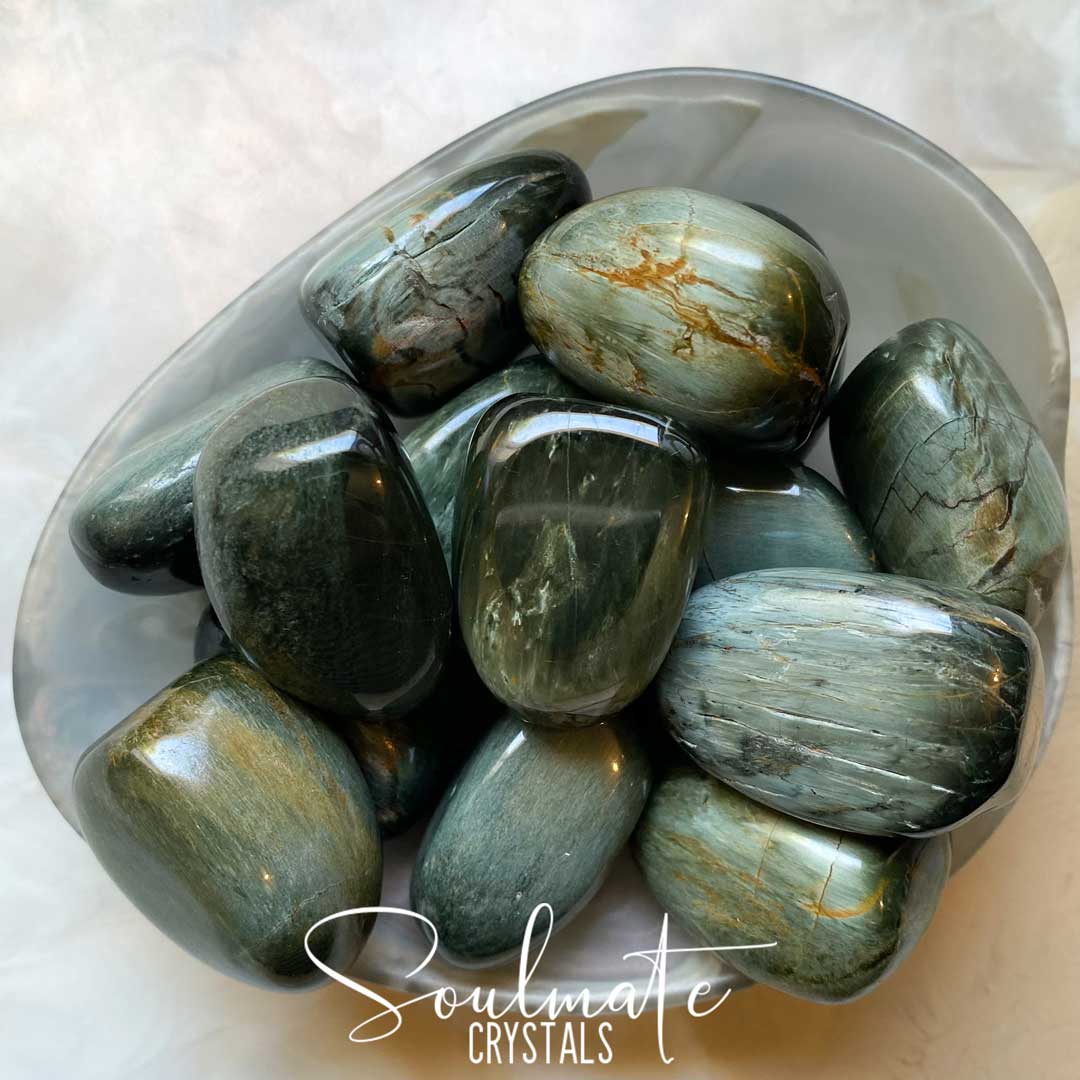 Soulmate Crystals Hypersthene Green Tumbled Stone, Chatoyant Green Crystal for Creative Visualisation, Manifestation, Shadow Work, Visioning