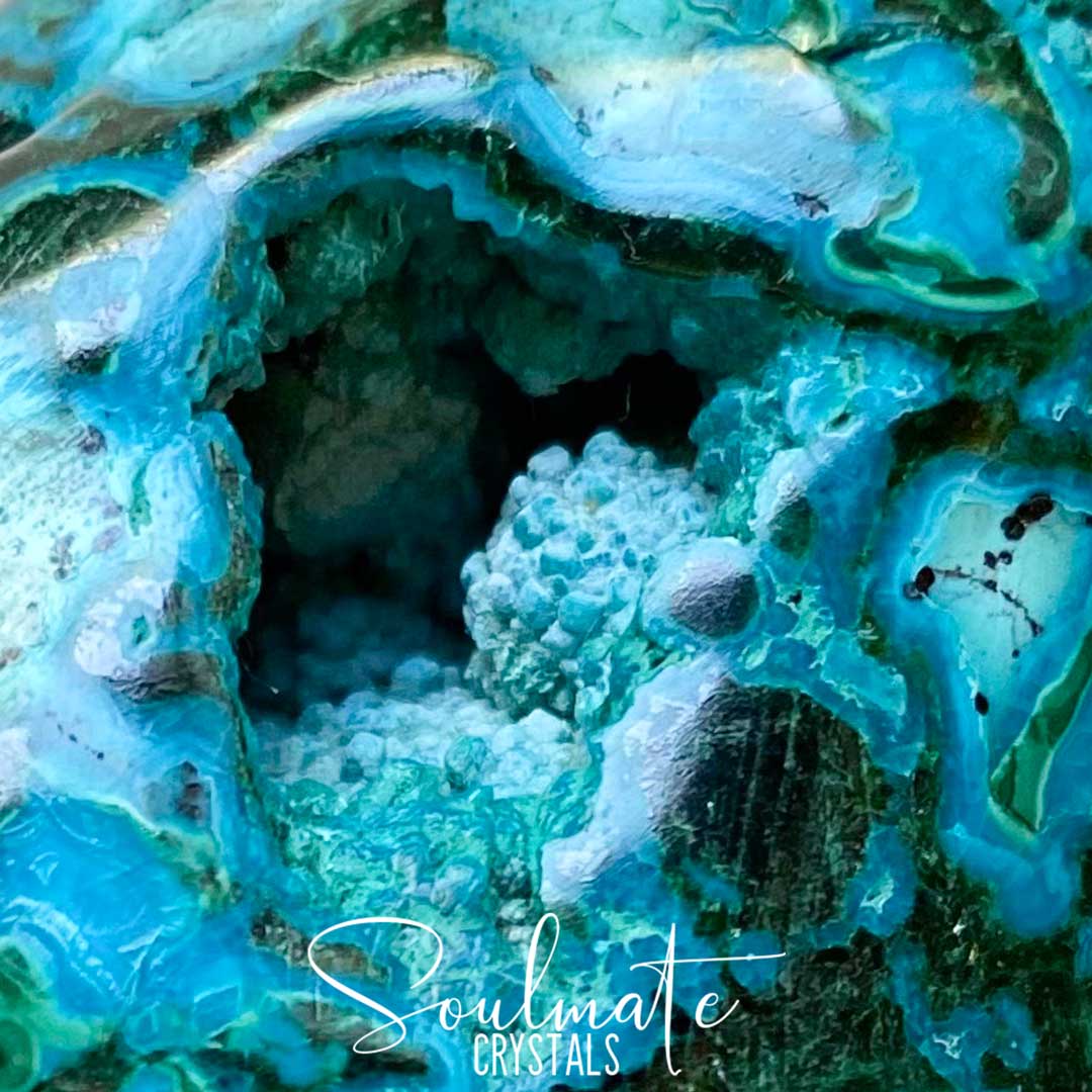 Soulmate Crystals Malacolla Polished Crystal Energy Stone, Crystal Freeform, Combination Blue Green Crystal of Malachite and Chrysocolla for Protection, Detoxification and Transformation.