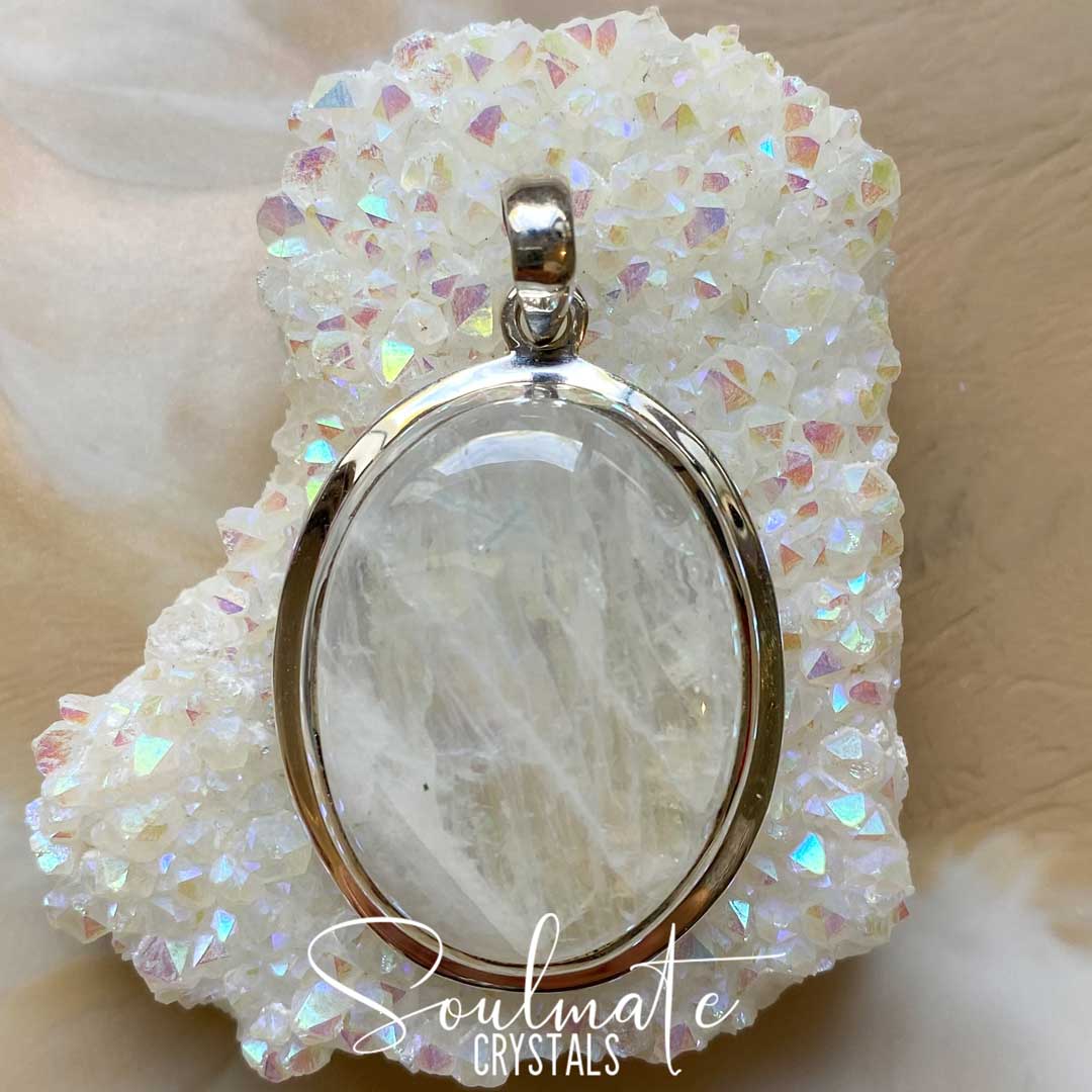 Soulmate Crystals Rainbow Moonstone Polished Crystal Pendant Oval Sterling Silver Grade A, White Crystal with Blue Flash for Divine Feminine, Clarity and Intuition, Pendant, Jewellery, Jewelry, Wearable Crystal Jewellery.