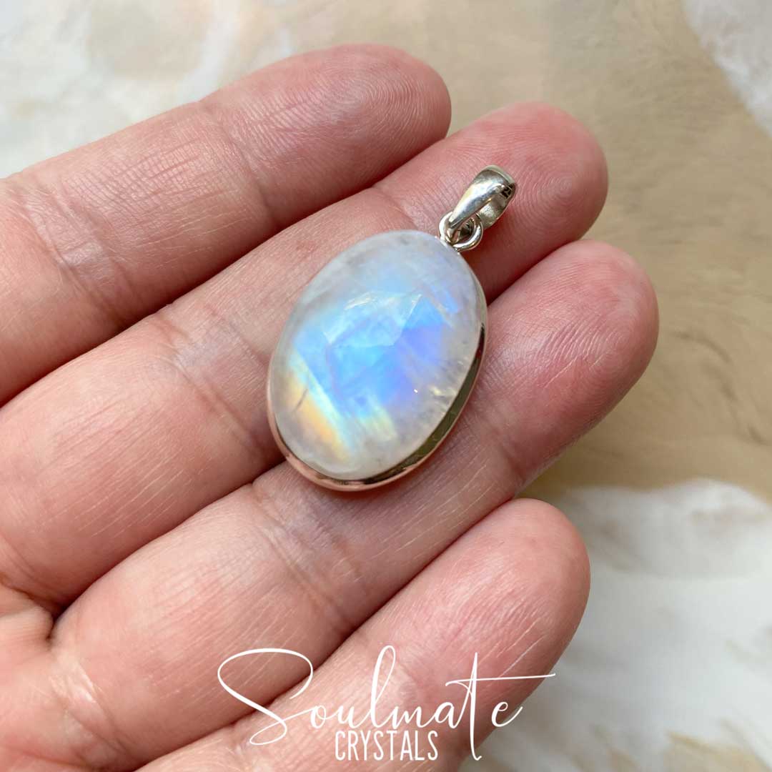 Soulmate Crystals Rainbow Moonstone Polished Crystal Pendant Oval Sterling Silver Grade A, White Crystal with Blue Flash for Divine Feminine, Clarity and Intuition, Pendant, Jewellery, Jewelry, Wearable Crystal Jewellery.
