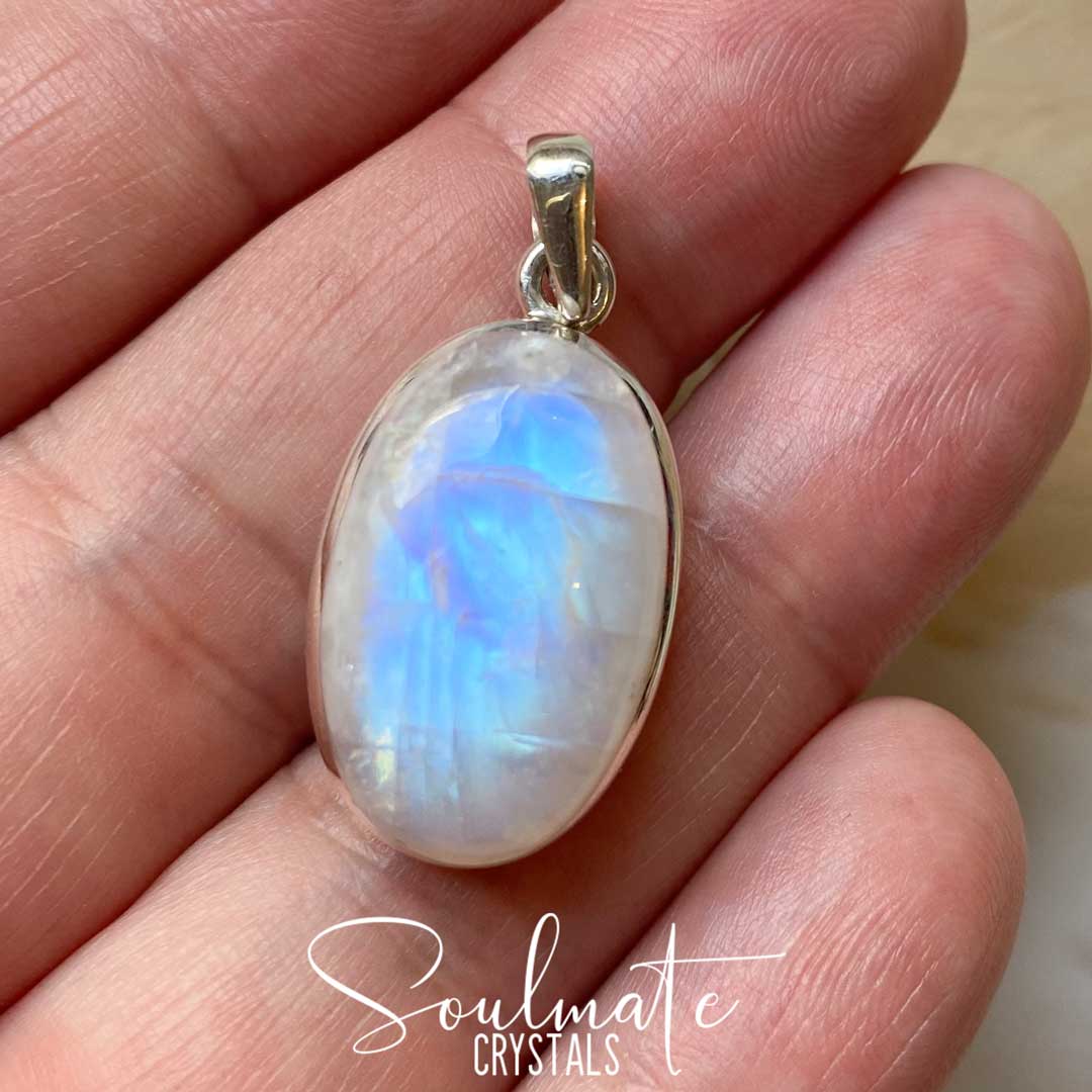 MOONSTONE RAINBOW POLISHED CRYSTAL PENDANT OVAL SS GRADE A 04