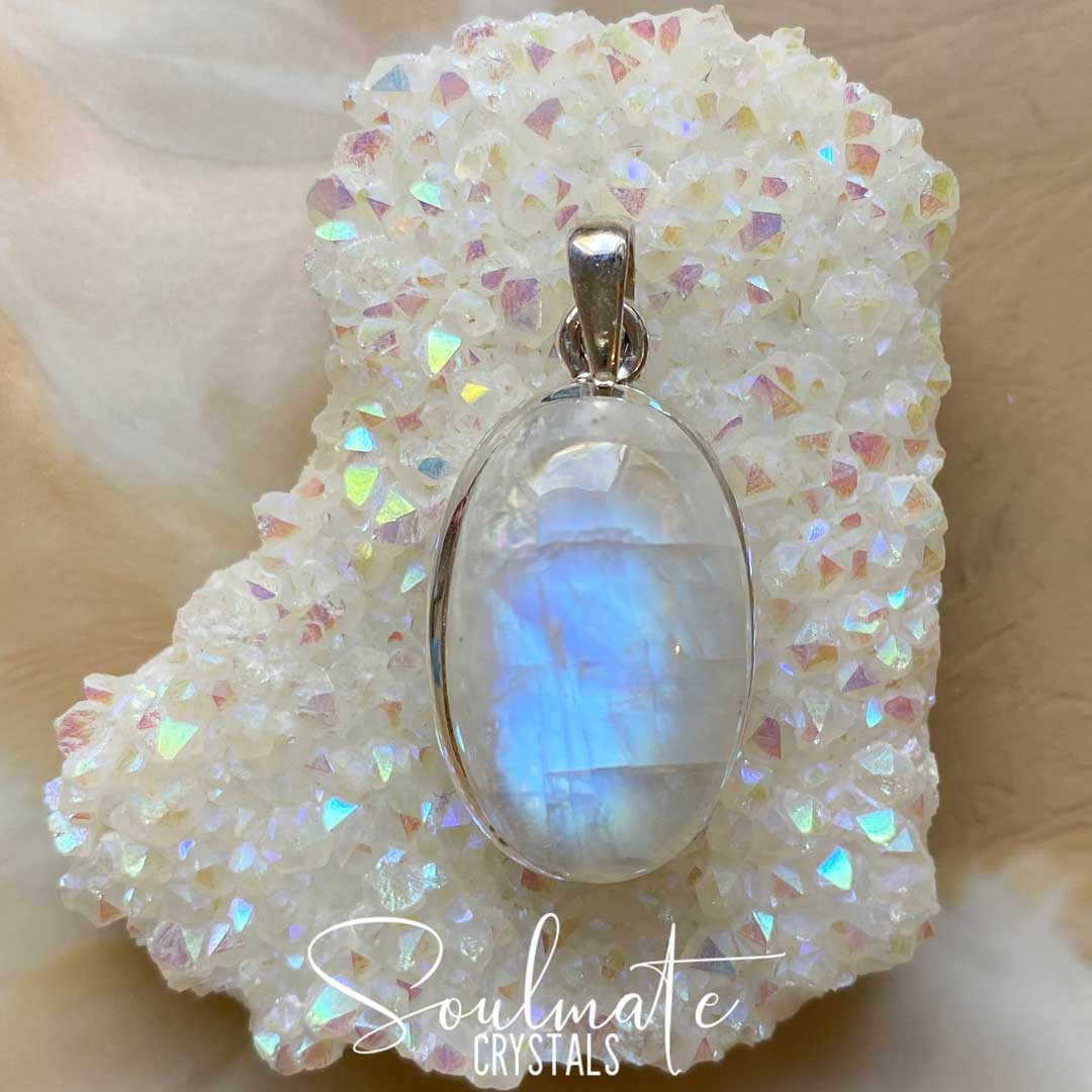 Soulmate Crystals Rainbow Moonstone Polished Crystal Pendant Oval Sterling Silver Grade A, White Crystal with Blue Flash for Divine Feminine, Clarity and Intuition, Pendant, Jewellery, Jewelry, Wearable Crystal Jewellery.