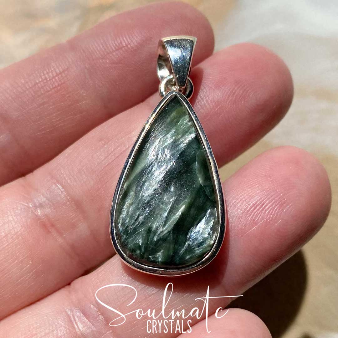Soulmate Crystals Seraphinite Polished Crystal Pendant Teardrop Sterling Silver Grade A, Green Crystal for Grounding, Cleansing, High Vibration Stone, Spiritual Enlightenment, Divine Feminine, Soul Alignment, Pendant Jewellery, Jewelry, Wearable Crystal Jewellery.