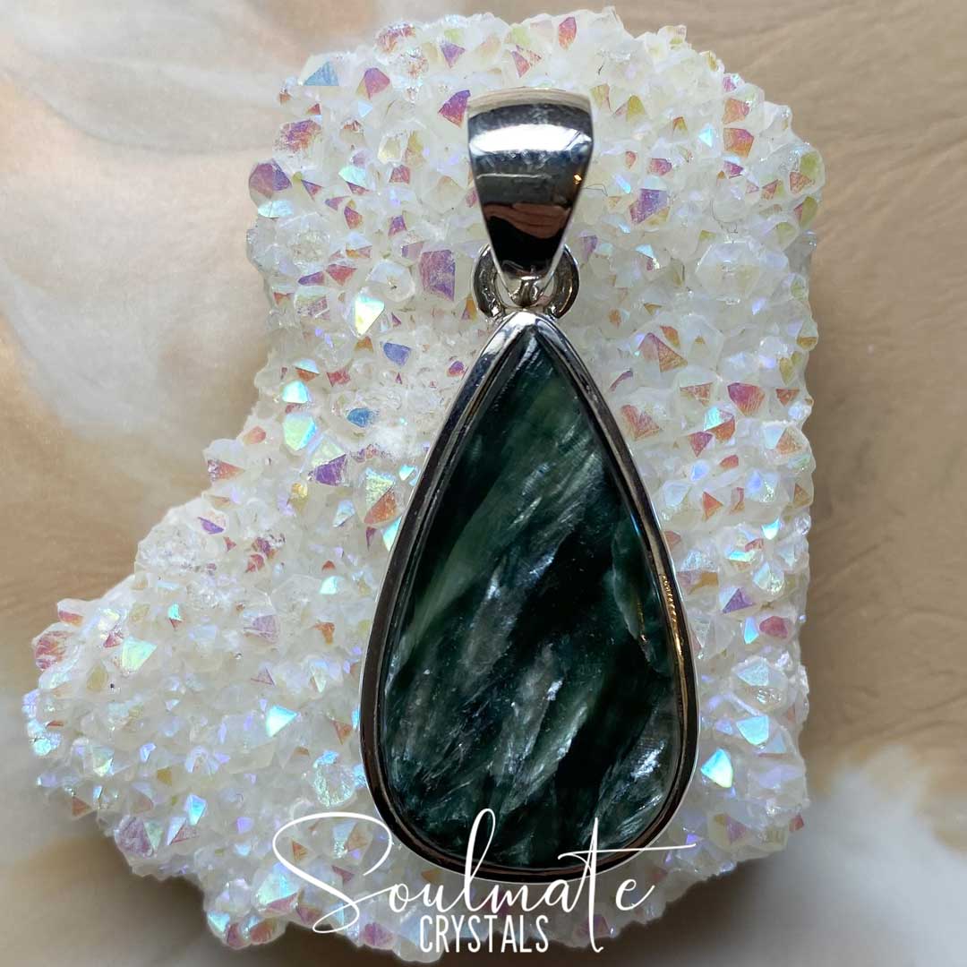 Soulmate Crystals Seraphinite Polished Crystal Pendant Teardrop Sterling Silver Grade A, Green Crystal for Grounding, Cleansing, High Vibration Stone, Spiritual Enlightenment, Divine Feminine, Soul Alignment, Pendant Jewellery, Jewelry, Wearable Crystal Jewellery.
