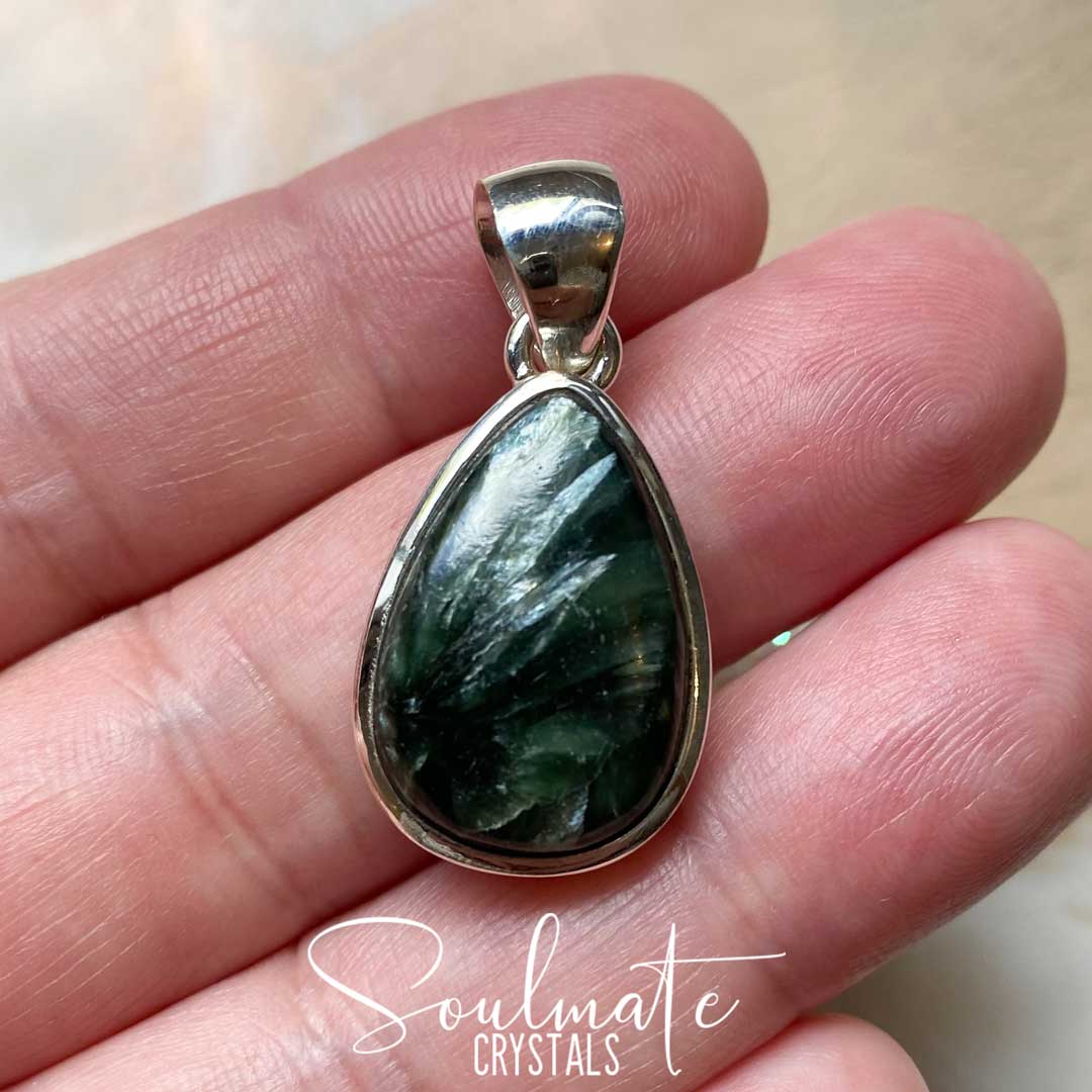 Soulmate Crystals Seraphinite Polished Crystal Pendant Teardrop Sterling Silver Grade A, Green Crystal for Grounding, Cleansing, High Vibration Stone, Spiritual Enlightenment, Divine Feminine, Soul Alignment, Pendant Jewellery, Jewelry, Wearable Crystal Jewellery.