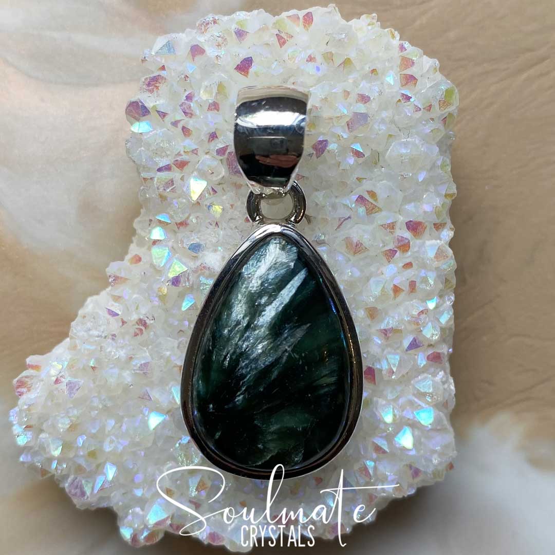 Soulmate Crystals Seraphinite Polished Crystal Pendant Teardrop Sterling Silver Grade A, Green Crystal for Grounding, Cleansing, High Vibration Stone, Spiritual Enlightenment, Divine Feminine, Soul Alignment, Pendant Jewellery, Jewelry, Wearable Crystal Jewellery.